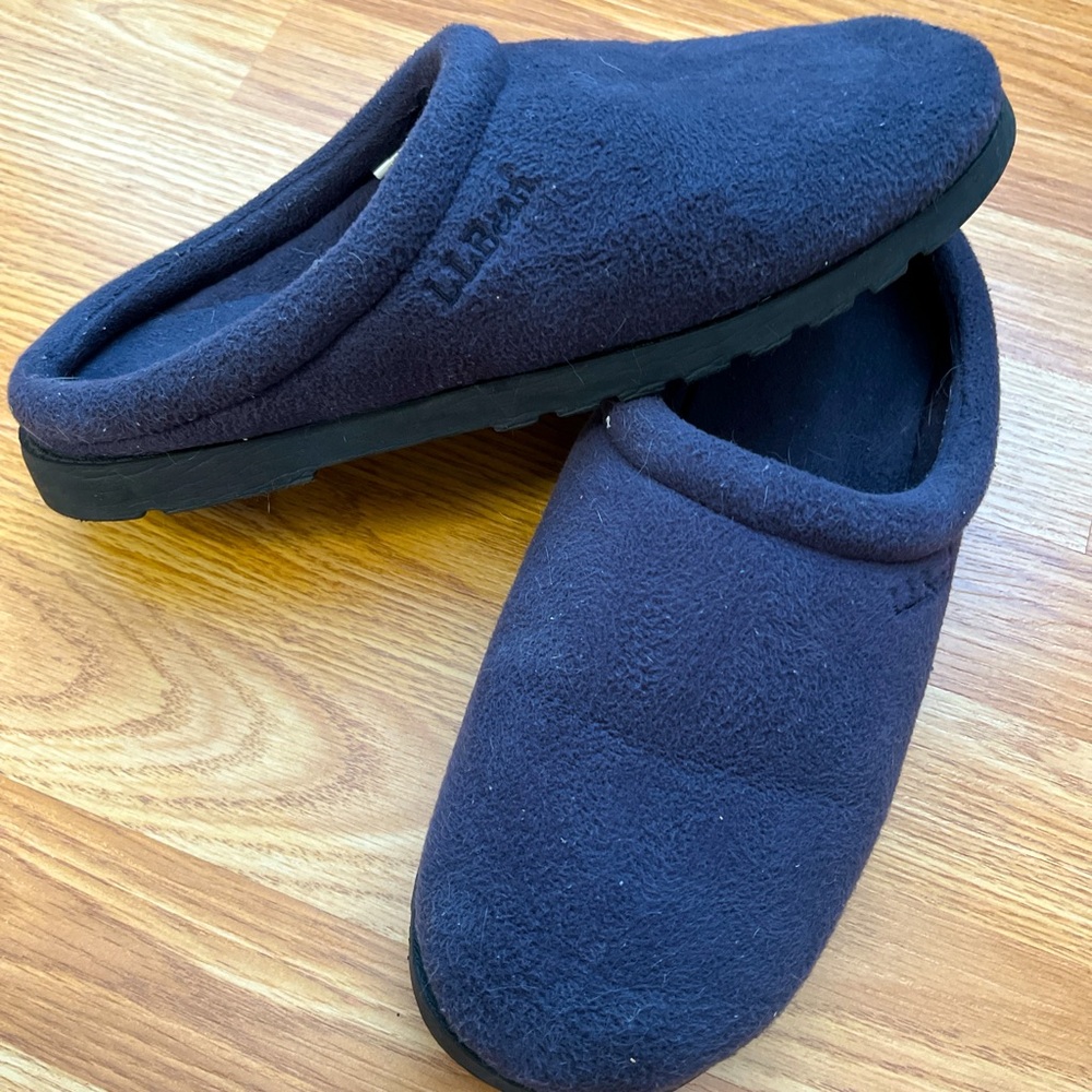 Dark navy blue slippers - great for around the house, very comfy